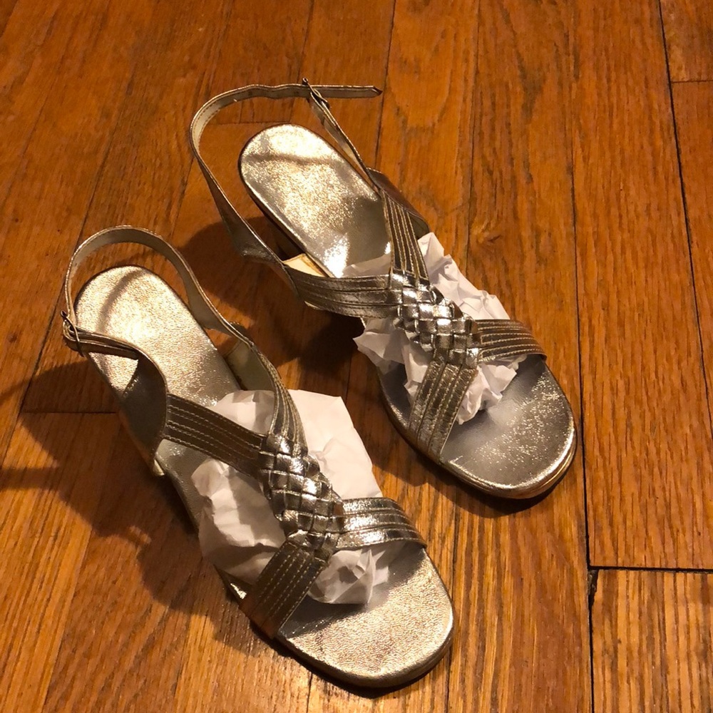 Vintage silver chunky heels - Picture 2 of 8